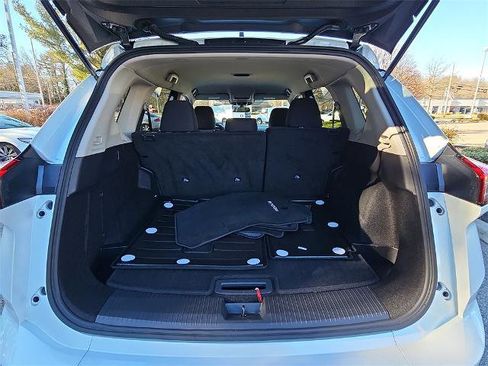 Certified 2025 Nissan Rogue S image 29