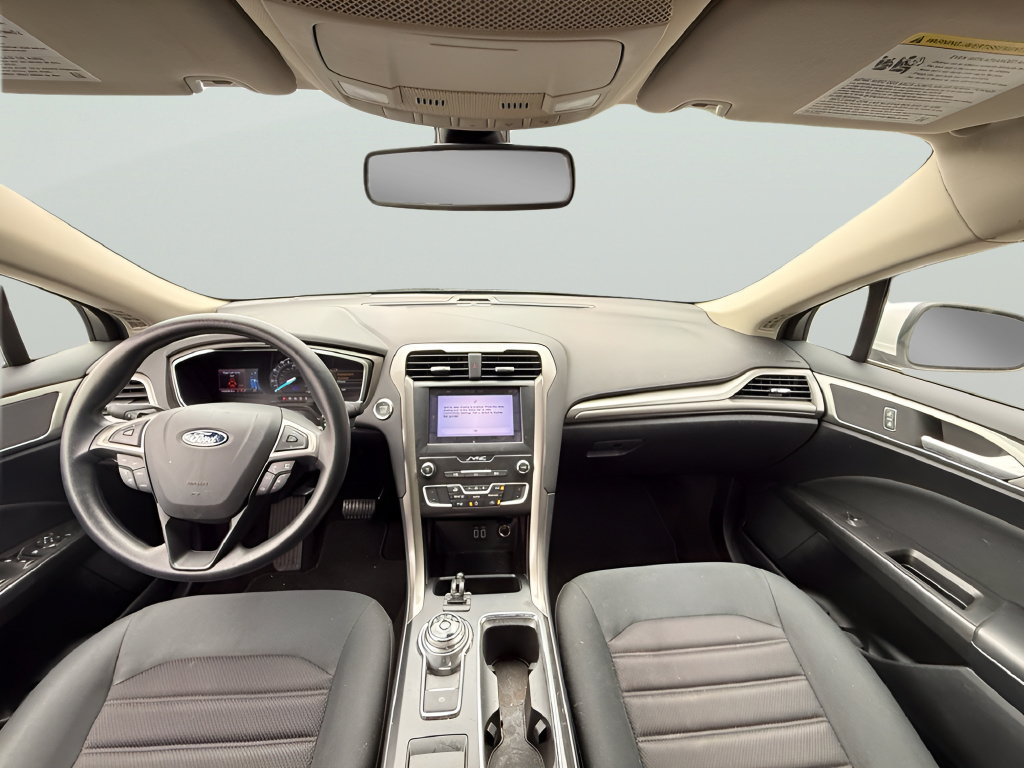 Used 2019 Ford Fusion SE FWD image 8