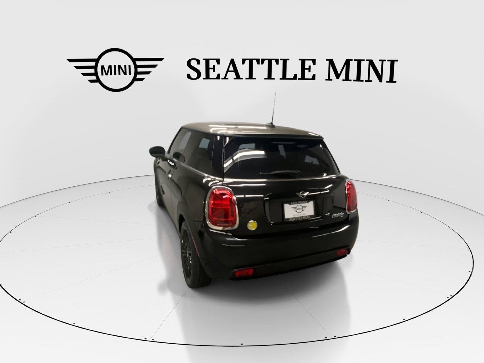 Used 2024 MINI Cooper SE FWD image 8