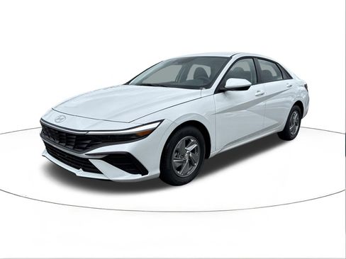 New 2026 Hyundai Elantra SE FWD image 7
