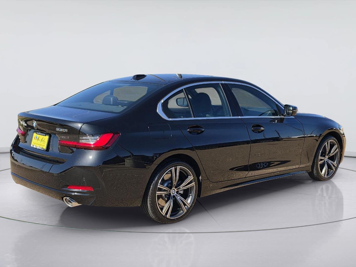 Used 2024 BMW 330i xDrive Sedan w/ Premium Package AWD/4WD image 5