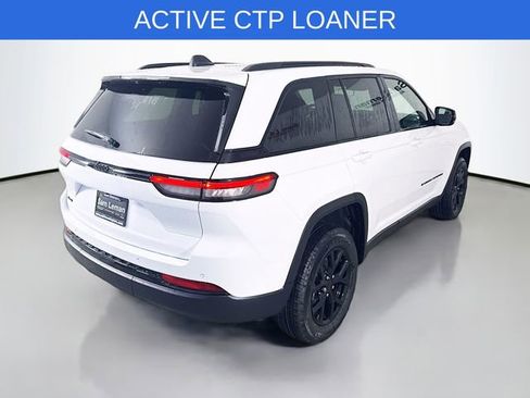 New 2025 Jeep Grand Cherokee Altitude image 7