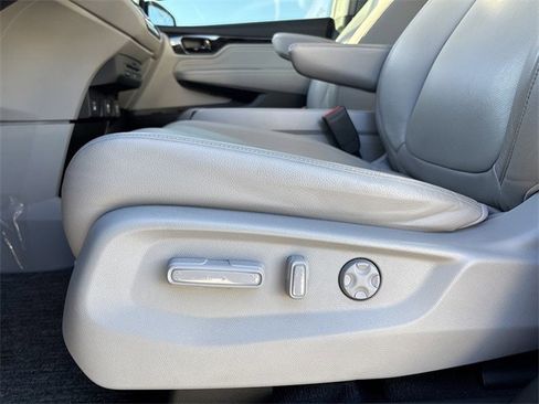 Used 2024 Honda Odyssey Touring image 12