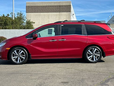 Used 2023 Honda Odyssey Touring image 9