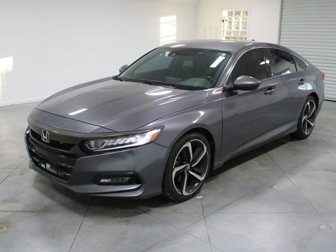 Used 2018 Honda Accord Sport image 4