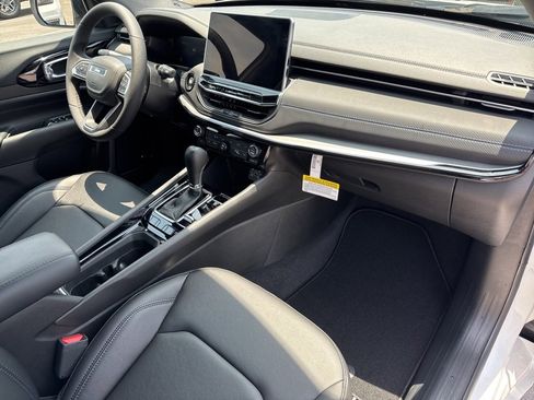 New 2025 Jeep Compass Limited w/ High Altitude Package image 25