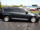 Used 2020 Chrysler Pacifica Touring-L image 3