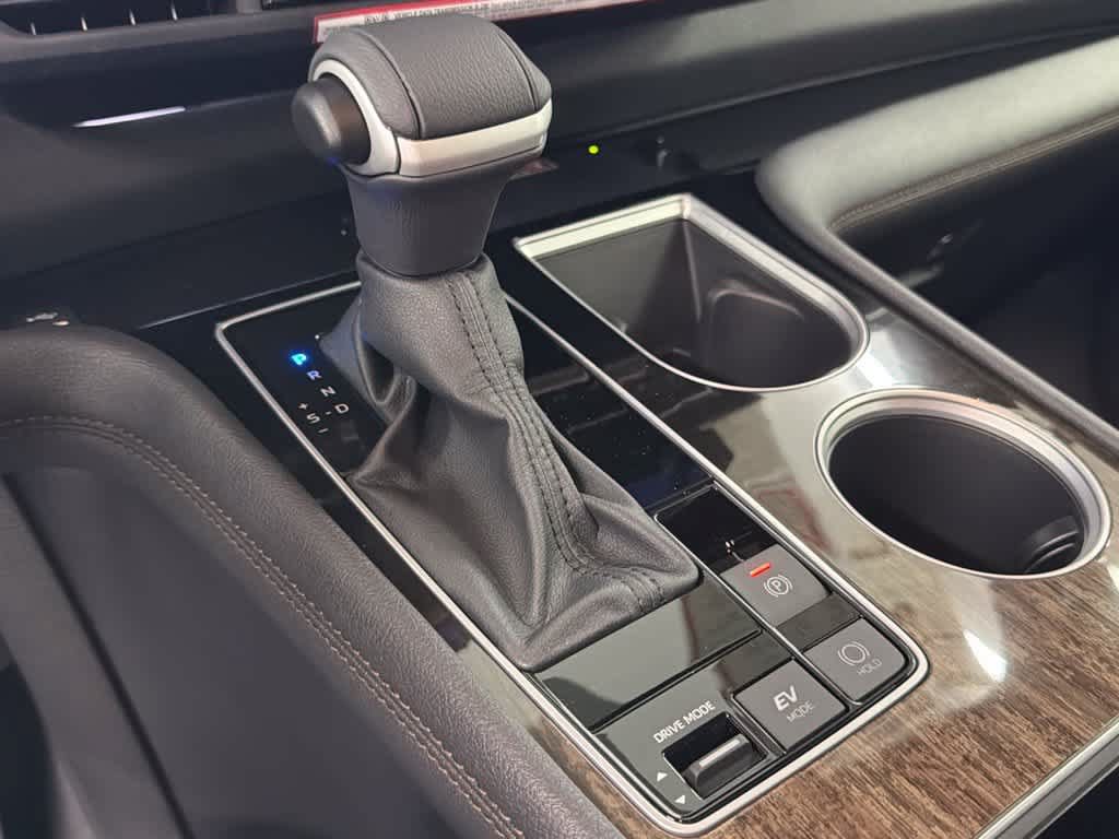 Certified 2026 Toyota Sienna Limited FWD image 32