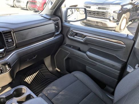 Used 2025 Chevrolet Silverado 1500 LT image 18