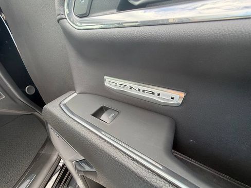 Used 2024 GMC Sierra 1500 Denali w/ Technology Package AWD/4WD image 29