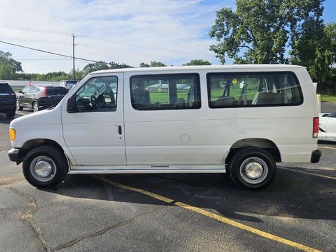 Used 2006 Ford E-350 and Econoline 350 XLT RWD image 7