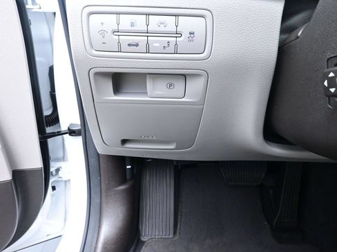 Used 2020 Genesis G80 3.8 RWD image 16