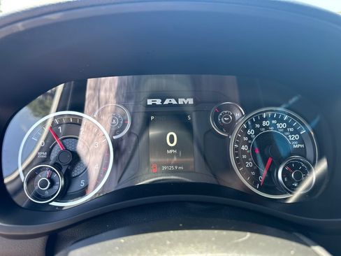 Used 2024 RAM 2500 Big Horn AWD/4WD image 13