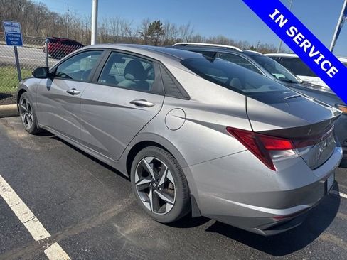 Used 2023 Hyundai Elantra SEL w/ Convenience Package image 11
