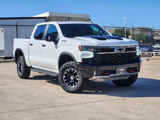 Used 2025 Chevrolet Silverado 1500 ZR2 w/ Technology Package AWD/4WD image 2