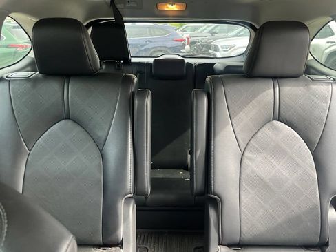 Used 2022 Toyota Highlander Platinum AWD/4WD image 8
