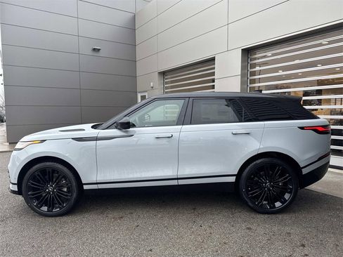 New 2026 Land Rover Range Rover Velar Dynamic SE image 4