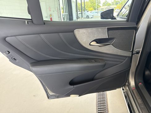 Used 2023 Lexus LS 500h AWD w/ Luxury Package image 27