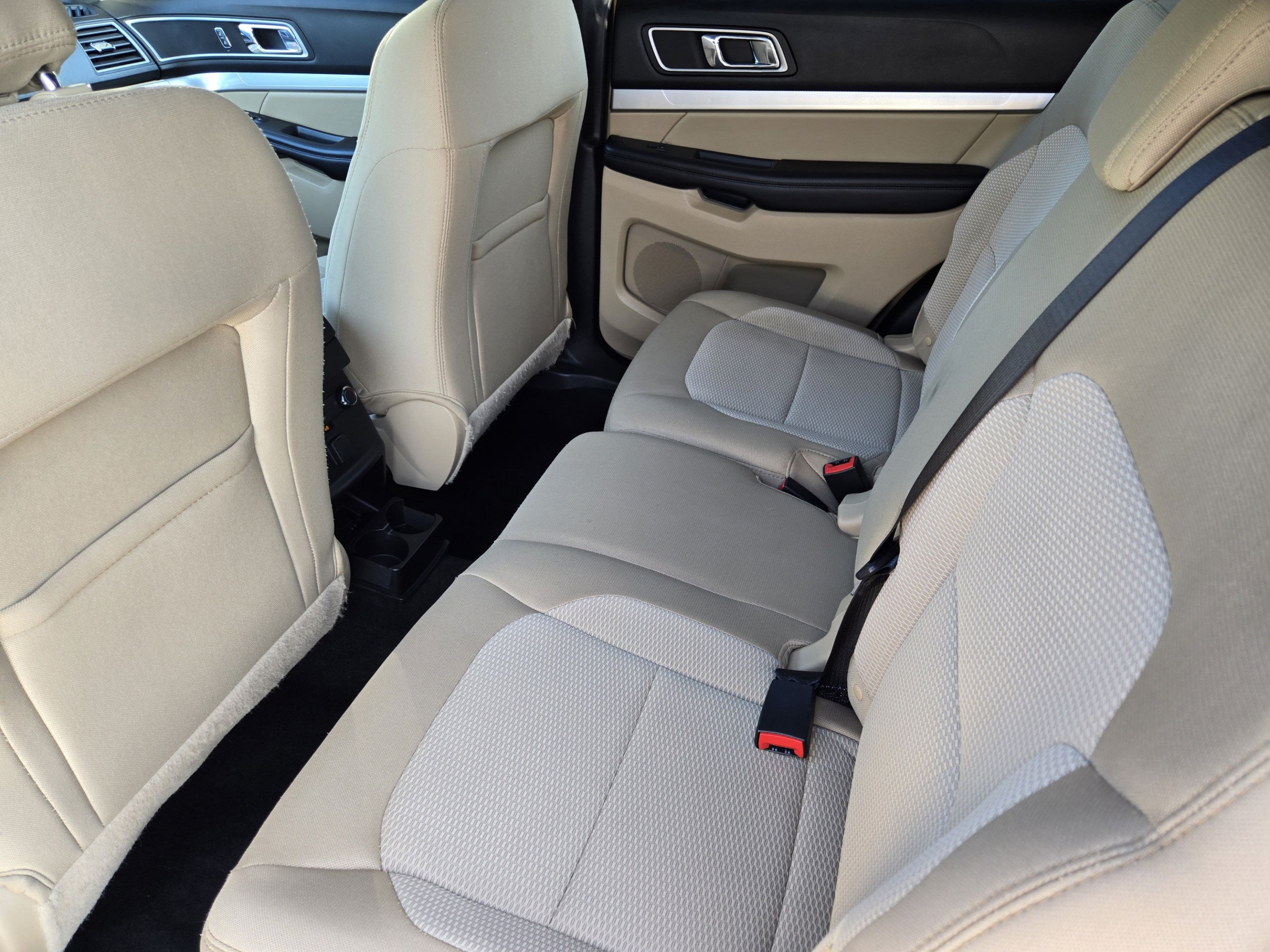 Used 2017 Ford Explorer XLT FWD image 26