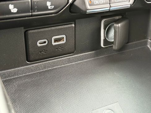 Used 2022 Chevrolet Suburban RST w/ Luxury Package image 22