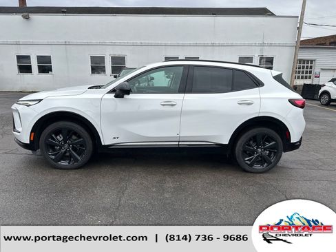 Used 2025 Buick Envision Sport Touring AWD/4WD image 2