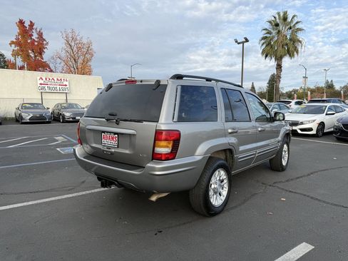 Used 2002 Jeep Grand Cherokee Limited image 3