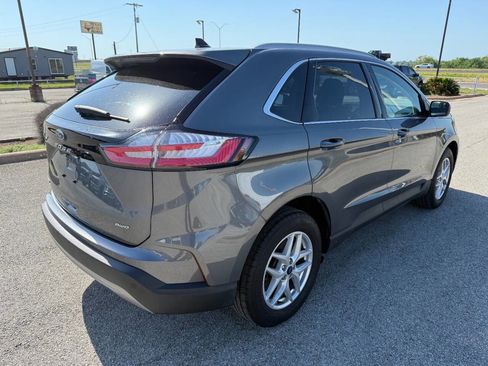 Used 2022 Ford Edge SEL w/ Cold Weather Package image 5