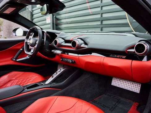 Used 2022 Ferrari 812 GTS image 45