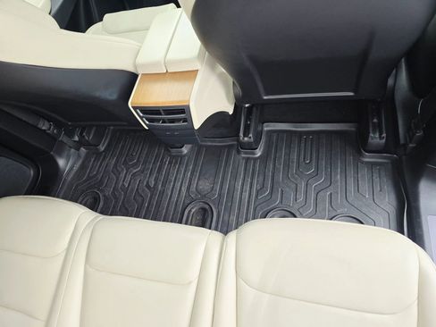 Used 2021 Tesla Model X Performance image 34