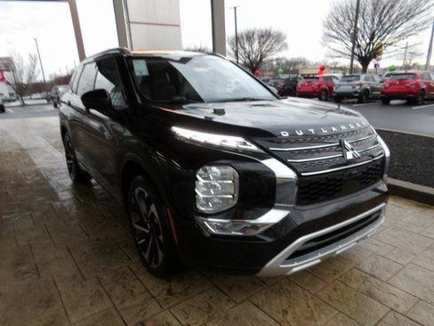 New 2025 Mitsubishi Outlander SEL image 3