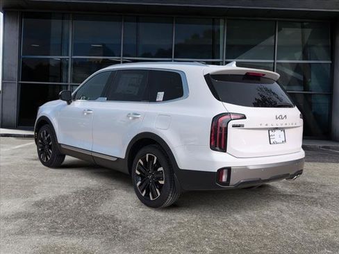New 2025 Kia Telluride SX w/ SX Captain's Chair Package image 3