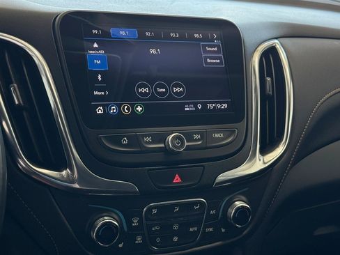 Used 2021 Chevrolet Equinox Premier AWD/4WD image 16