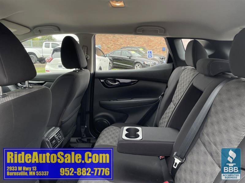 Used 2020 Nissan Rogue Sport SV w/ All-Weather Package AWD/4WD image 12