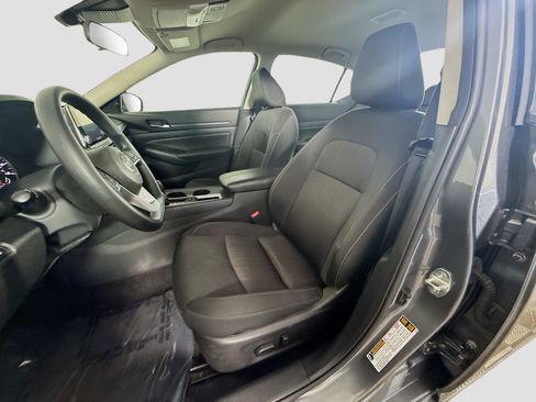 Used 2025 Nissan Altima 2.5 SV FWD image 22