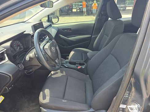 Used 2025 Toyota Corolla LE FWD image 11