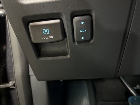 Used 2024 Ford Expedition Limited image 26