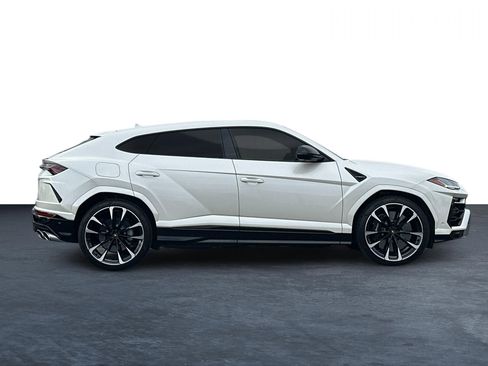 Used 2022 Lamborghini Urus image 2