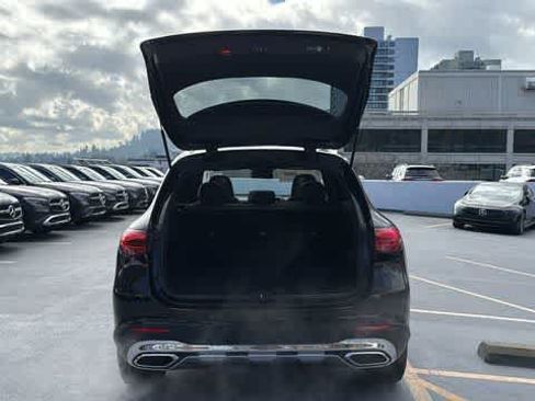 Used 2026 Mercedes-Benz GLC 300 4MATIC image 9