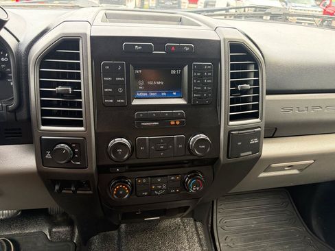 Used 2018 Ford F250 XL w/ Power Equipment Group AWD/4WD image 32