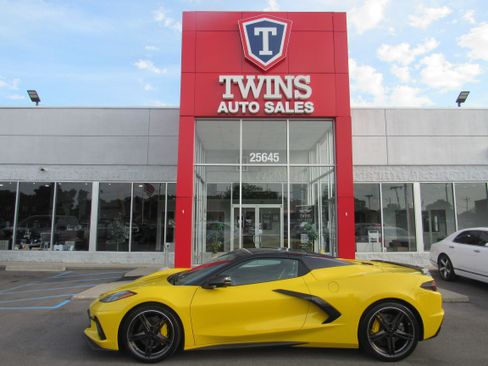 Used 2025 Chevrolet Corvette Stingray Preferred Conv w/ Stealth Interior Trim Package RWD image 8