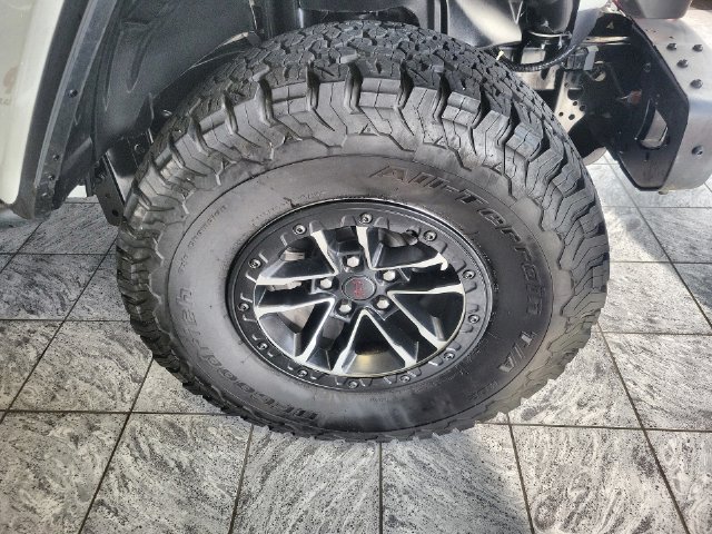 Used 2024 Jeep Wrangler Unlimited Rubicon AWD/4WD image 10