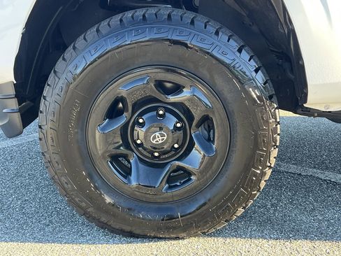 Used 2023 Toyota Tacoma SR5 image 28