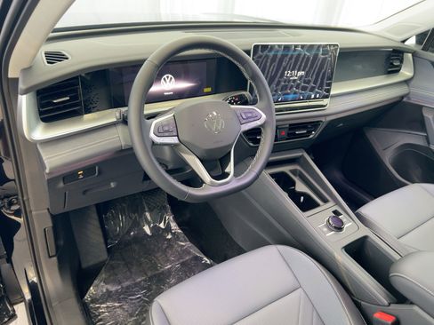 New 2026 Volkswagen Tiguan SE image 4