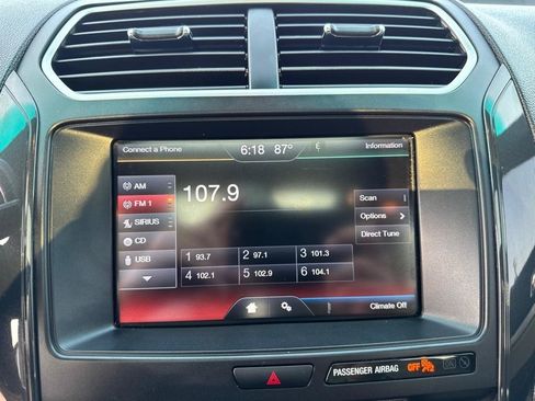 Used 2016 Ford Explorer XLT w/ Equipment Group 201A AWD/4WD image 37