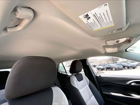 Used 2024 Chevrolet Trax LS w/ LS Convenience Package image 12