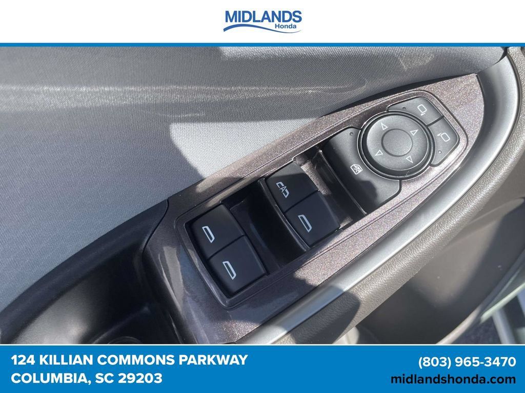 Used 2025 Chevrolet Malibu LT FWD image 16