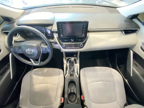 Used 2022 Toyota Corolla Cross LE w/ Moonroof Package AWD/4WD image 23