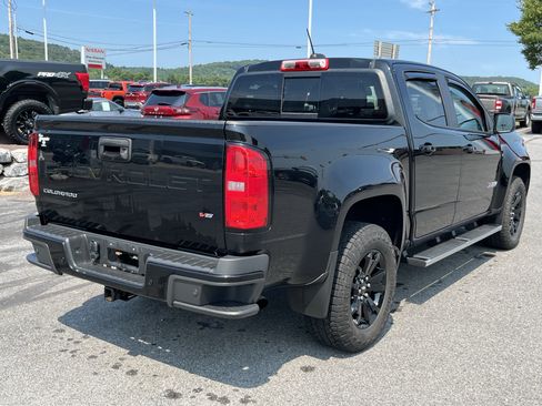 Used 2022 Chevrolet Colorado Z71 w/ Z71 Midnight Edition AWD/4WD image 5