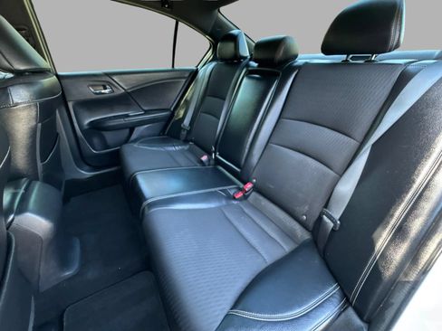Used 2017 Honda Accord Sport image 82
