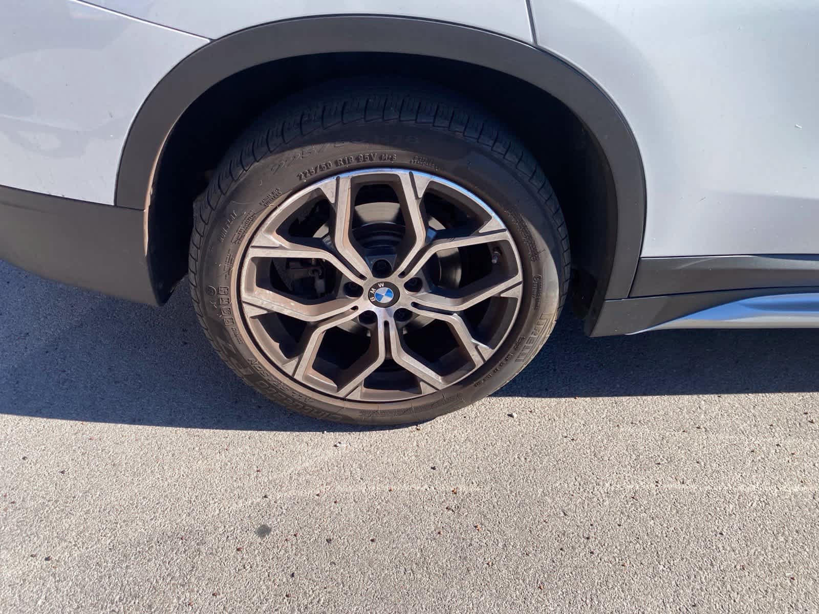 Used 2022 BMW X1 xDrive28i w/ Convenience Package AWD/4WD image 5